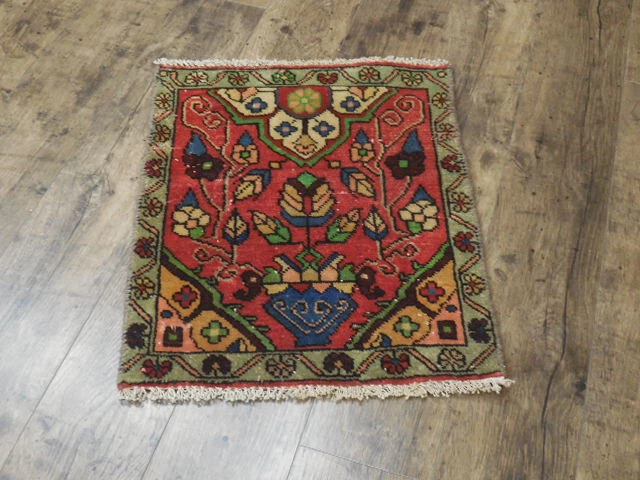 VINTAGE TURKISH HAND MADE GEOMETRIC ANATOLIAN VILLAGE MADE RUG 1.7x2 Ft