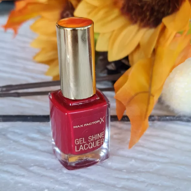 Max Factor Gel Shine Lacquer  50 Radiant Ruby 11 ml💅