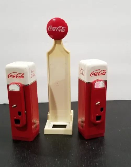 Vintage Coca Cola Coke Gas Pump Salt and Pepper Shakers Kitchen Decor 1993