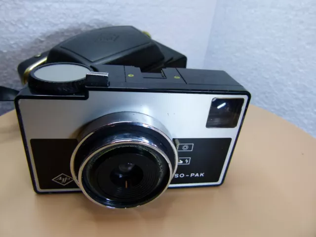 AGFA ISO-PAK 126 film type instamatic viewfinder camera