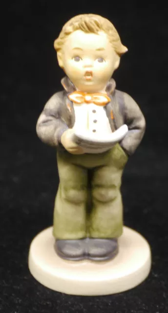 VINTAGE GOEBEL HUMMEL PORCELAIN FIGURINE, SOLOIST No. 135 4/0, TMK-6, 3 INCH