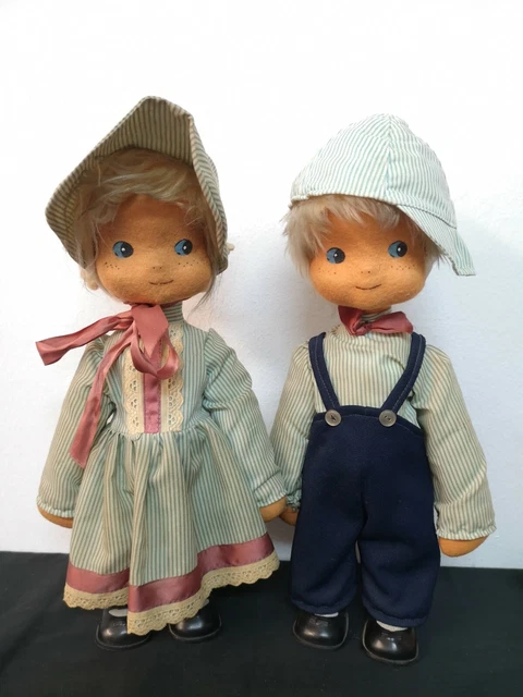 Antigua pareja de muñeca y muñeco de fieltro años 70. Muñecos