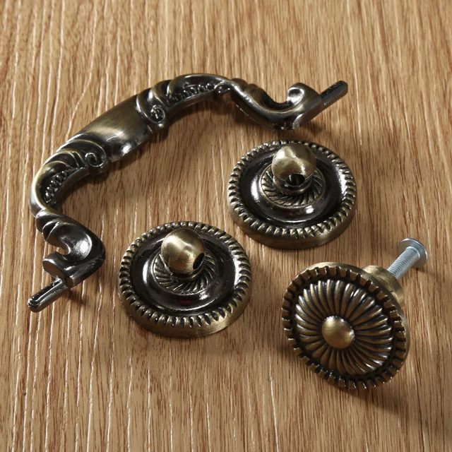 Elegant Antique Brass Door Pull Handles Cupboard Drawer Kitchen Cabinet Knobs