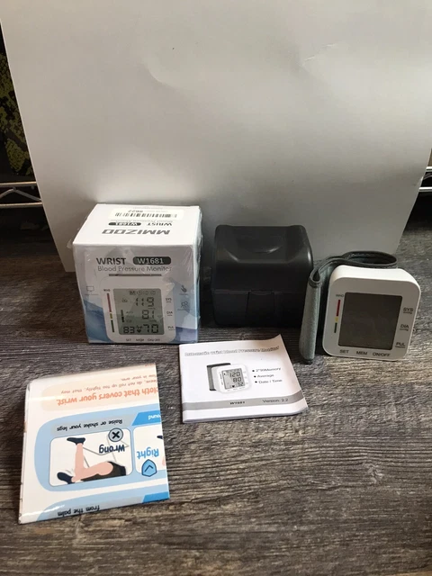 Monitor de presión arterial MMIZOO pantalla LCD grande y puño de pulsera ajustable, nuevo en caja