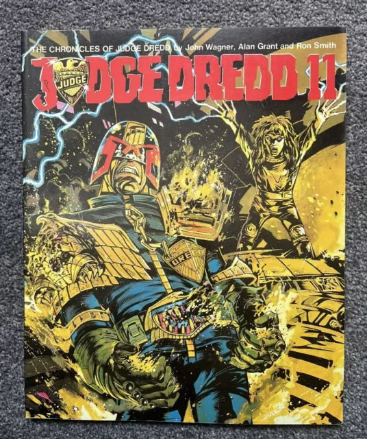 THE CHRONICLES of JUDGE DREDD | Book 11 | 2000AD | 1986 | Titan Books | Vintage