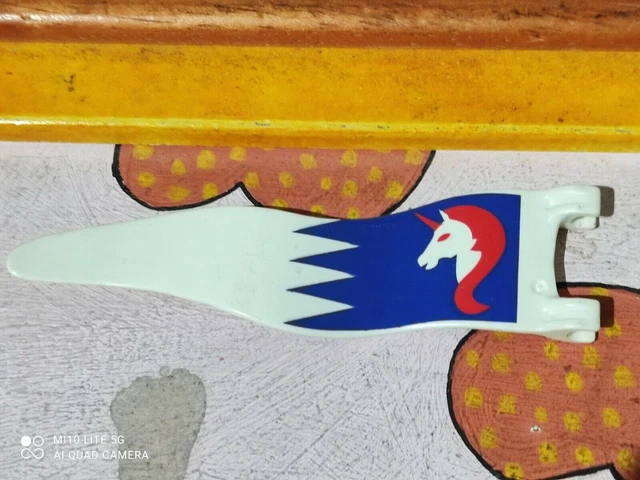 Pièces Détachées Playmobil Chevaliers Médiévaux Avec Lance Drapeau Licorne - Occasion