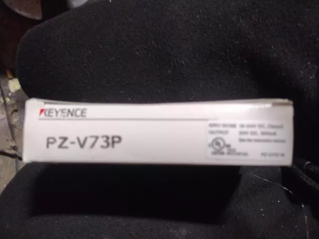 KEYENCE PZ-V73P PHOTOELECTRIC SENSOR SWITCH 12-24 VDC 4 PIN Connector Type M12