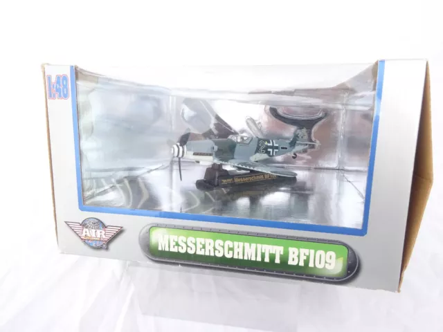 MESSERSCHMITT BF 109,  avions 1/48 Yat Ming métal.