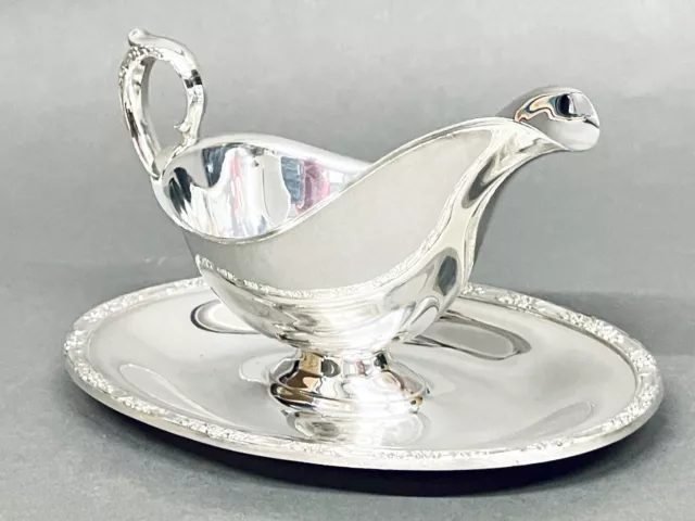 Marvelous Antiques Victorians Style Rogers & Bros Sauce Boat Silver Plated
