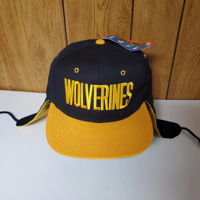New VINTAGE MICHIGAN WOLVERINES SNAPBACK HAT FANS GEAR Ear Flap Winter Hunt Cap