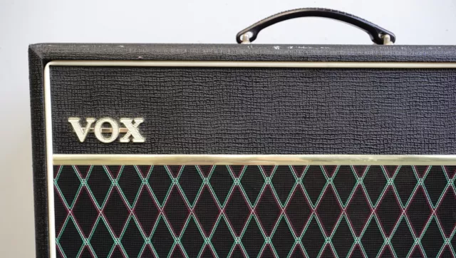 VOX V9320 The Cambridge 30 Guitar Amplifier - Spring Reverb & Celestion Speakers 2