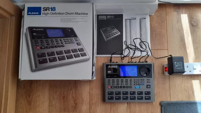 EXCELLENT CONDITION & SOUND Alesis SR-18 Drum Machine with Box, Manual & PSU