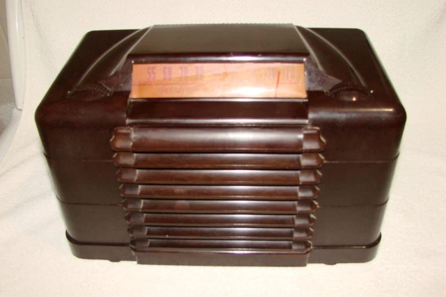 Setchell Carlson Brown Bakelite Frog Eyes Model 427 Tube Radio-Works-Good Case