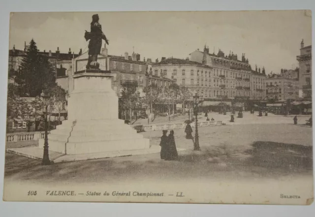 CPA 105 Valence Statue du général Championnet