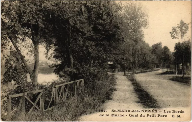 CPA Saint-Maur Les Bords de la Marne, Quai du Petit Parc FRANCE (1338675)