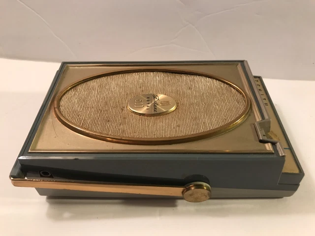 Vintage Zenith delux Royal 500 Transistor Radio Vintage Zenith delux Royal 500 Transistor Radio