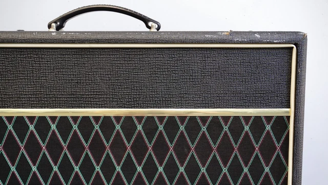 VOX V9320 The Cambridge 30 Guitar Amplifier - Spring Reverb & Celestion Speakers 3