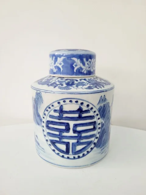 Pot à thé en porcelaine de Chine avec couvercle blanc bleu décor paysages et flo