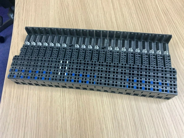 SIEMENS SIMATIC S7 - 6ES7 193-4CB30-0AA0 PLC Terminal Block