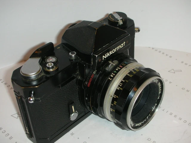 Appareil Photo Argentique Nikon FM10 + Objectif Nikkor H Auto 50mm - Pour Pièces Ou Réparation