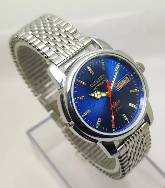 VINTAGE CITIZEN AUTOMATIC 8200 Men Wrist Watch 21J Blue Dial Day