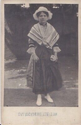 CPA 63 AUVERGNE Env Riom ENNEZAT Femme Costume de fête CAVALCADE du 17 MAI 1908