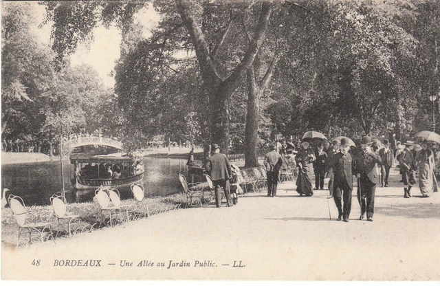 Cpa Bordeaux Une Allee Au Jardin Public