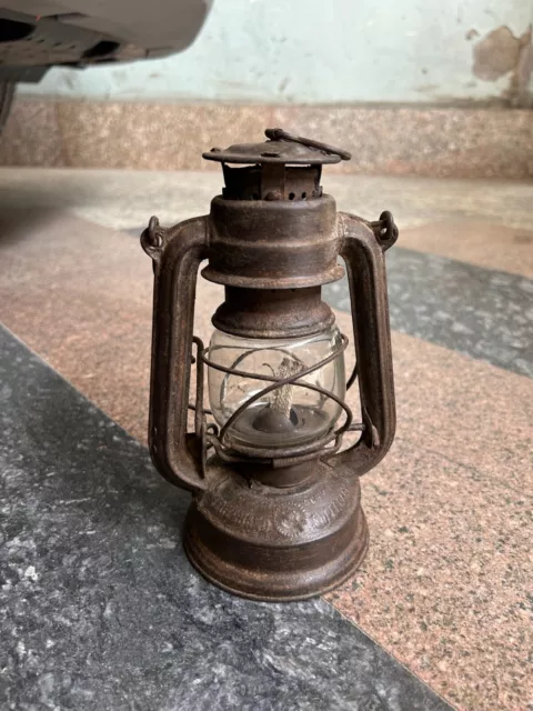 Old Vintage Feuerhand Superbaby Nr 175 Small Kerosene Lantern & Globe Germany