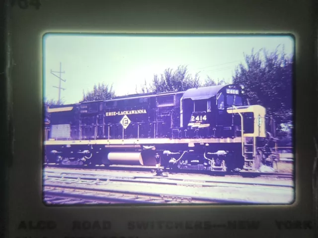 Slide VTG Railroad Train EL Erie Lackawanna C-424 No.2414 Hammond IN duplicate