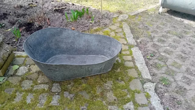 alte Babywanne  Zinkwanne Zink Badewanne  Garten Deko  Pflanzkübel Kinderwanne