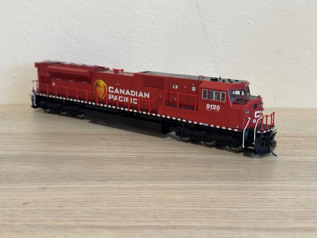 KATO HO CP EMD SD45 HO Scale Model Locomotive #5493 New
