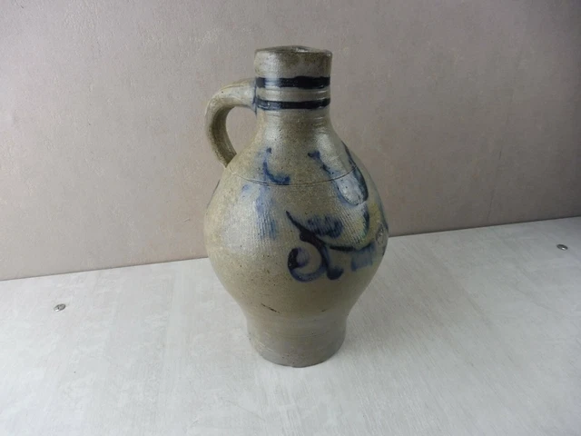 Ancien pichet / carafe / cruche, en grès