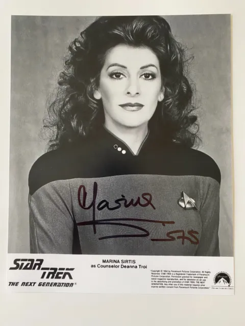 MARINA SIRTIS In-Person signiertes Autogramm 20x25cm Star Trek