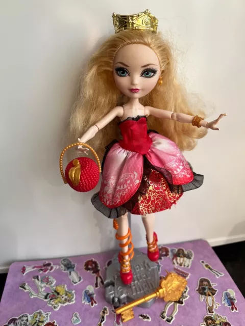 B#3 Monster High mit Ständer Ever After High Apple weiße Puppe SEHR SELTEN Ex-Zustand