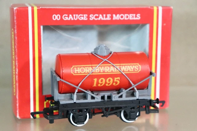 PRIMEX ( Märklin ) 4581, wagon citerne unifié ESSO DB neuf BO