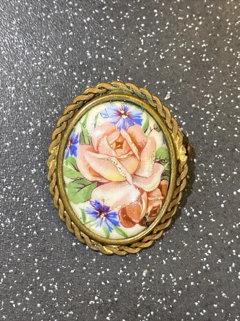 Broche ancienne portrait de femme porcelaine limoges - Antiquités