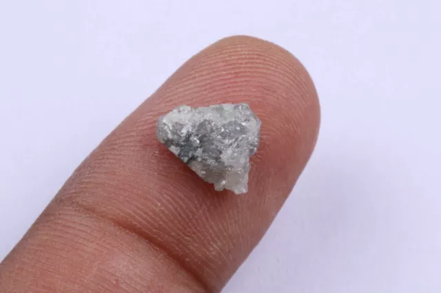 Diamant lâche naturel forme brute brute couleur gris blanc I3 clarté 2,35...