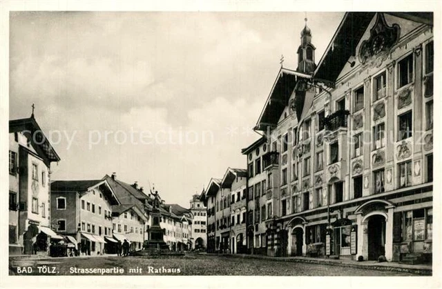 73558284 Bad_Toelz Strassenpartie mit Rathaus Denkmal Bad_Toelz