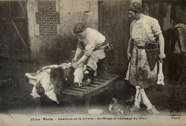 1 CPA Paris 19th Slaughterhouses Of La Villette - Souffrage And Skinning of Calf