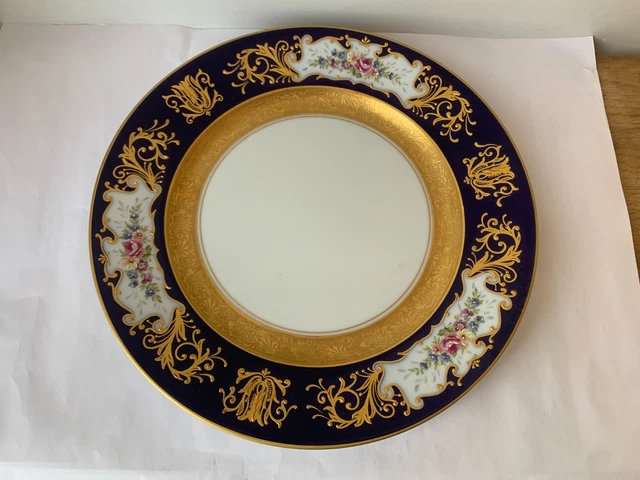 Lot De 2 Assiettes Anciennes Porcelaine De Limoges - Plate Et Creuse, Motif Floral, Diamètre 21.8 Cm