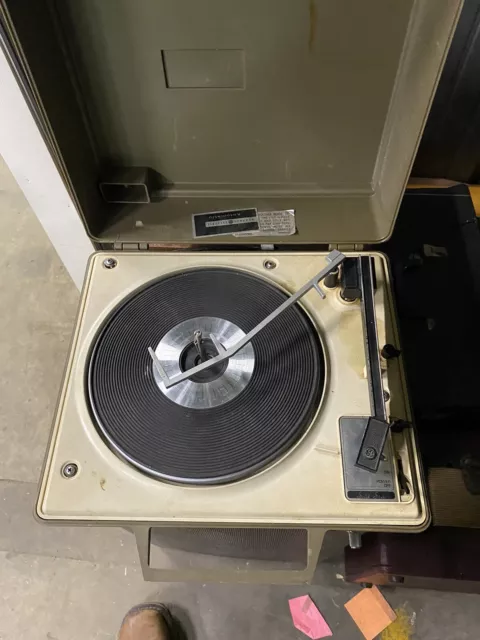 Vintage Portable General Electric Solid State Automatic Record Player