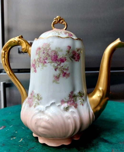 Grande Théière En Porcelaine - Décor éclectique - XIXème - Dorure (manques)