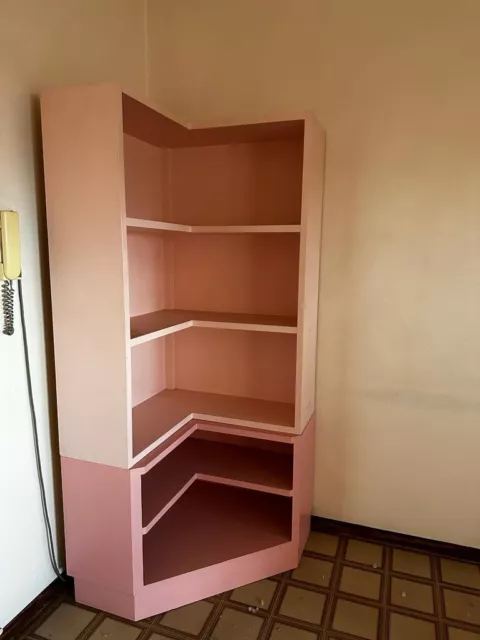 Angoliera in legno pieno