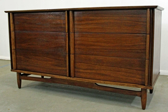 Mid-Century Danish Modern Walnut 6-Drawer Credenza/Dresser Mid-Century Danish Modern Walnut 6-Drawer Credenza/Dresser