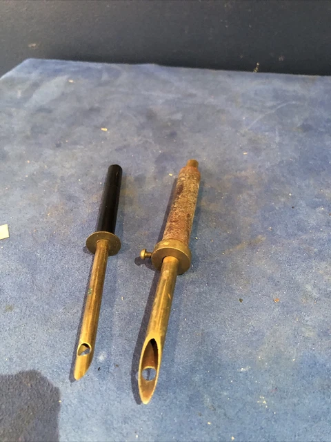 Par de agujas vintage para hacer alfombras de latón 7 +8 mm de diámetro
