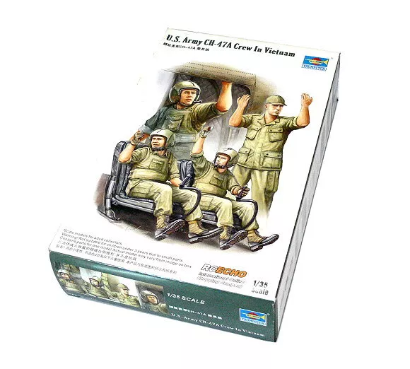 TRUMPETER 00417 Military Model 1/35 US Army CH-47A Crew In Vietnam Hobby P0417