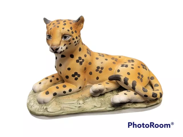 Lefton Hand Painted Porcelain Cheetah KW6703 Figurine. Original Sticker. 3-1/2"