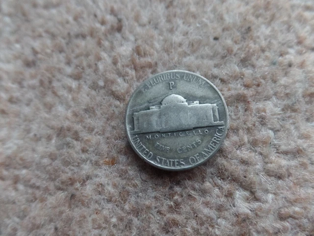 Rare Collectable  American Jefferson Coin 5 Cents 1945 P - 21.2mm .  Good Gift.