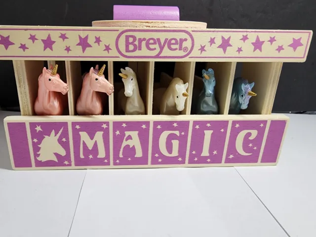 BREYER unicorns And Wooden Stable