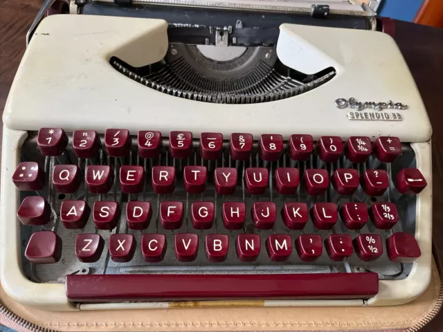 Vintage Olympia Splendid 33  Manual Portable Typewriter With Case. 1960's